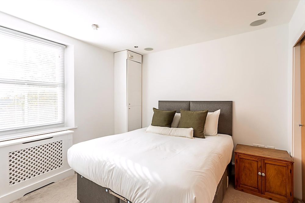 Elegant 3 bed Apartment in Earls Court