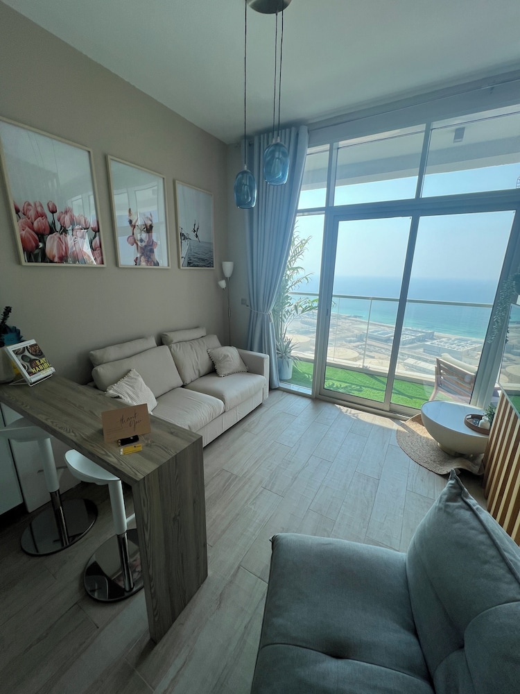 HiGuests - Stunning sea view studio