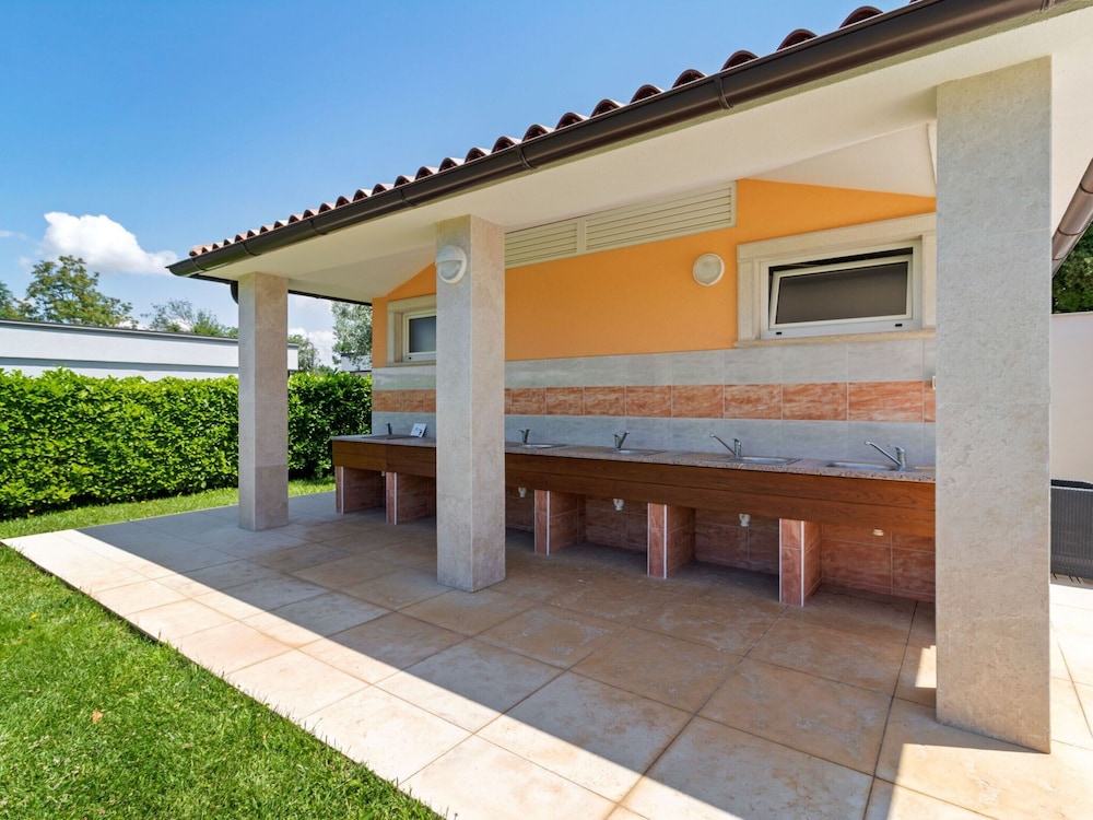 Mobile Home in Banjole Near Centinera Beach