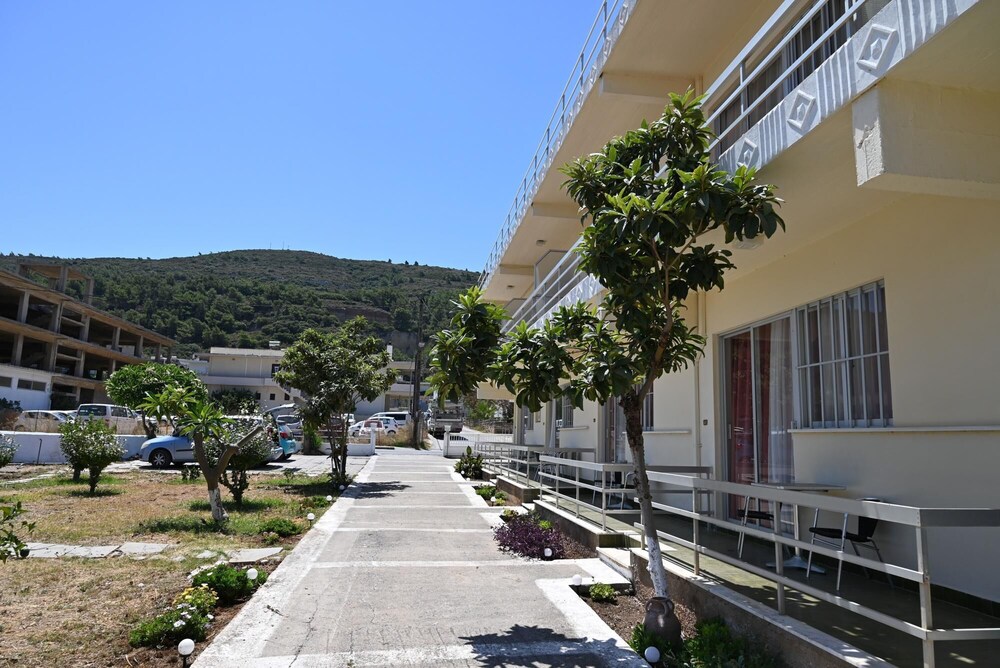 Photo 10
