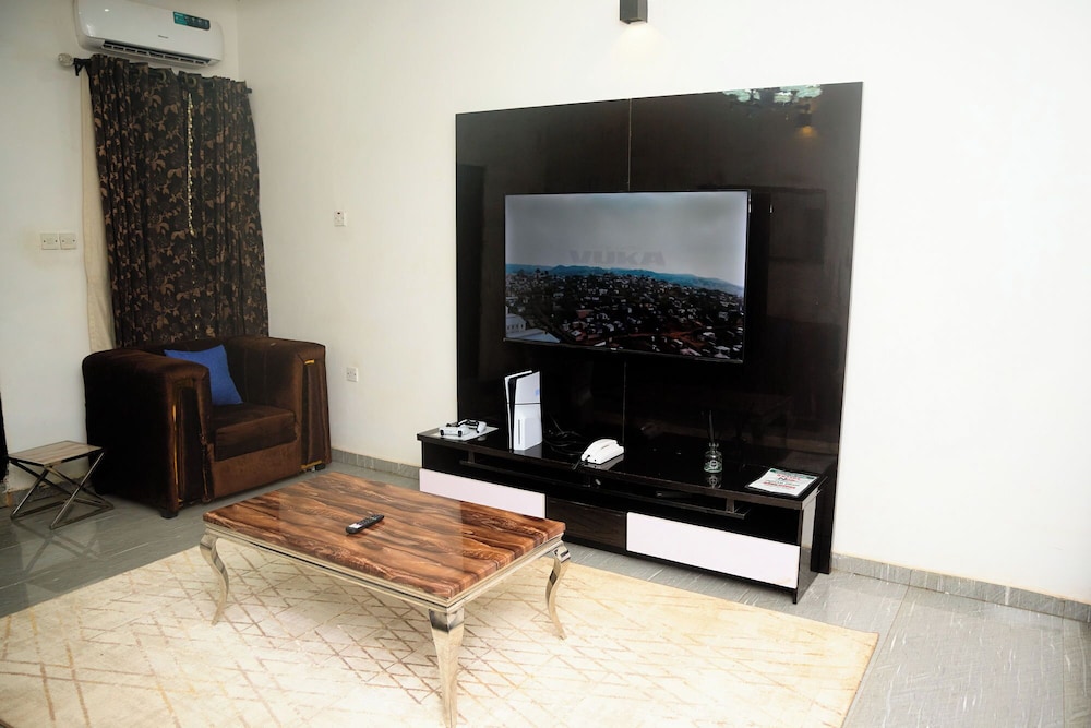 Luxurious 1 Duplex and 3 Flats Apartments, Ugbor Village RD, Benin City Nigeria