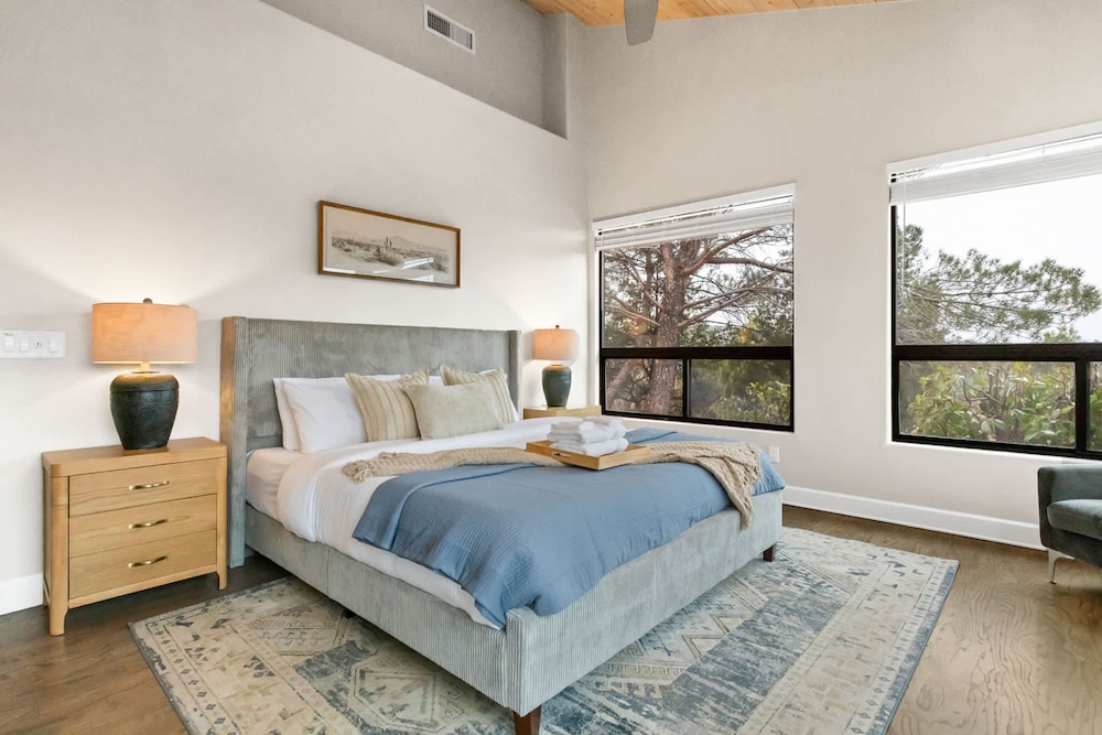 5 Bed 3 Bath Uptown Sedona-game Room-sauna-cold Plunge-jacuzzi-gym