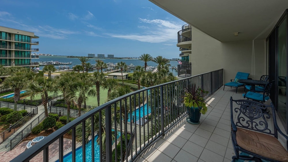 Phoenix On The Bay 1307 3 Bedroom Condo