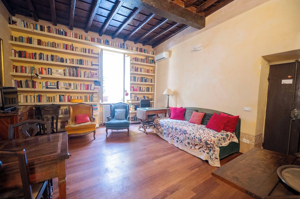 Campo De' Fiori Apartments