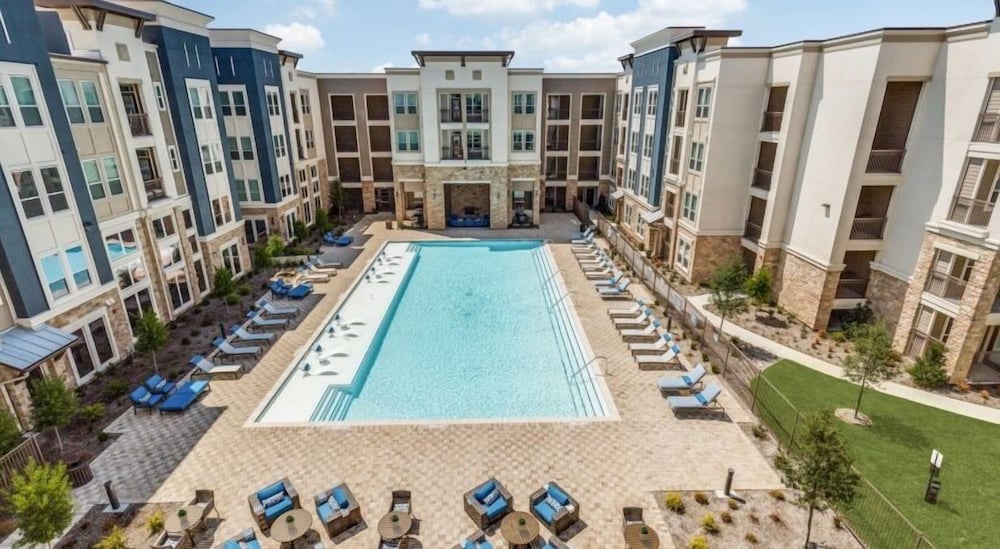 Landing Twin Creeks Apartments