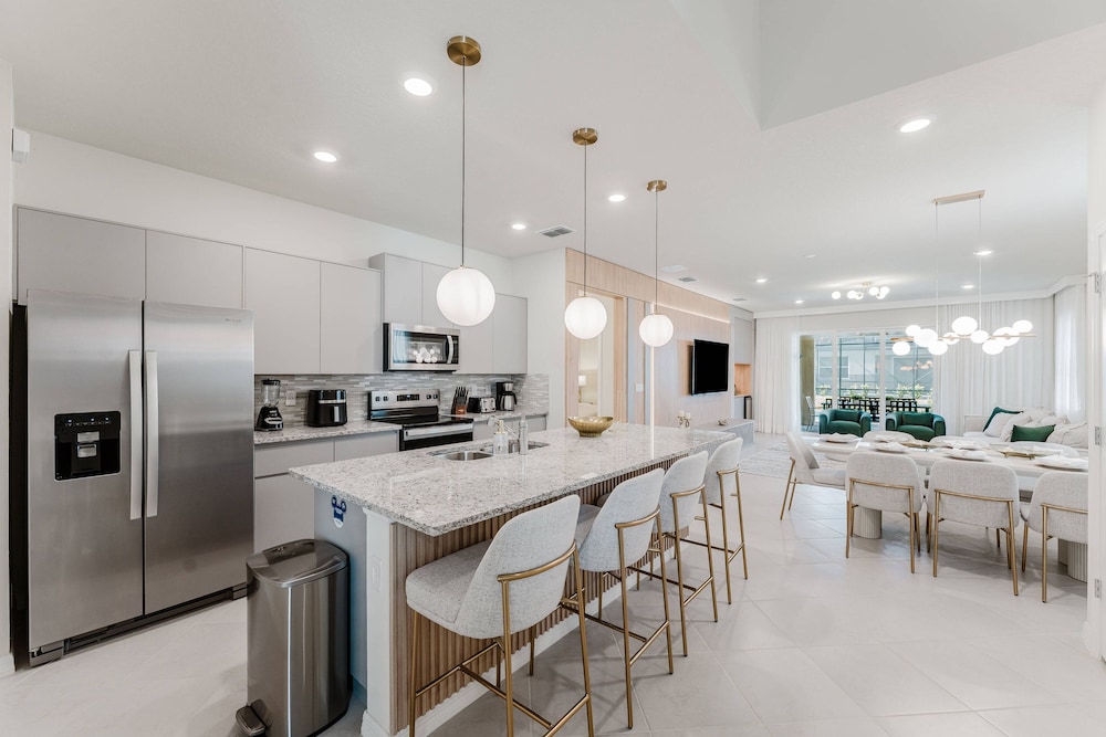 Amazing 7 bd Summerkitchen Gameroom