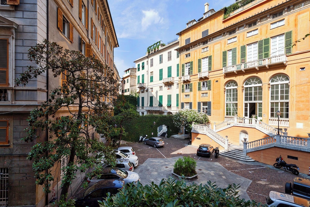 La finestra sul cortile di Via Roma view 5