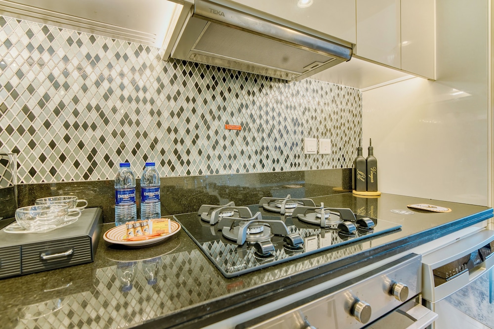 PVH - Contemporary 2BR - Aykon Tower C