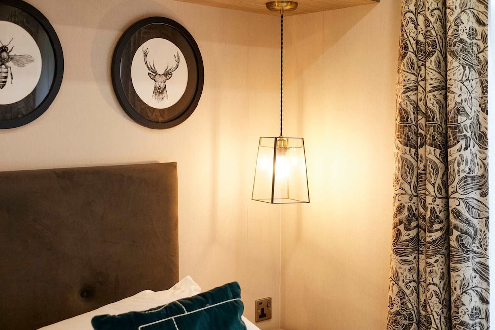 Host Stay Teejay s Lodge