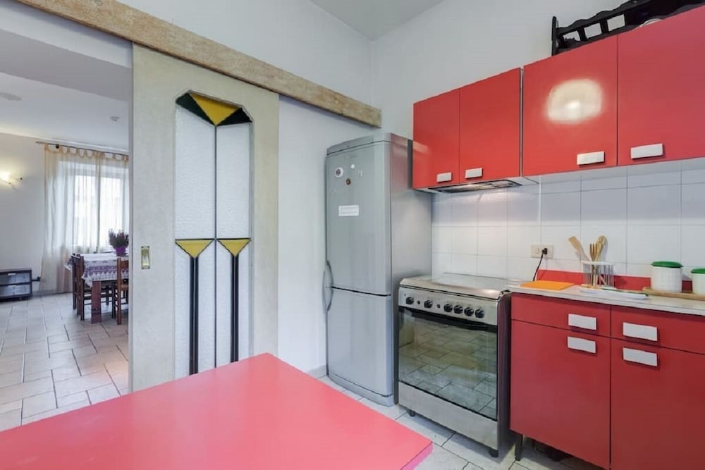 Spacious and Cozy, 6+3 Beds, Free Wifi, Near Eur