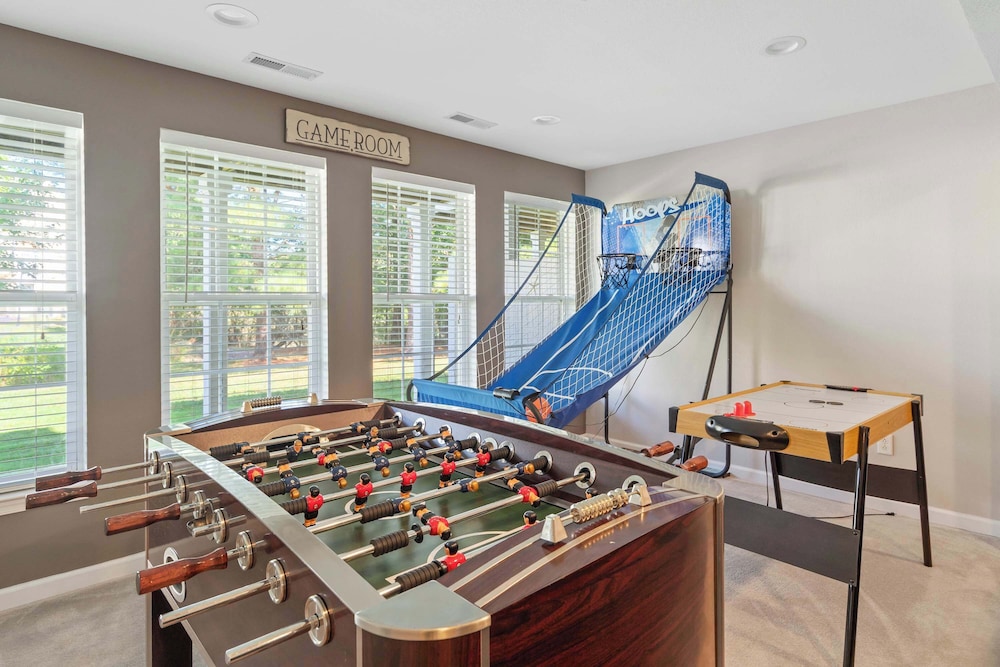 Creekside Getaway Stay for 8