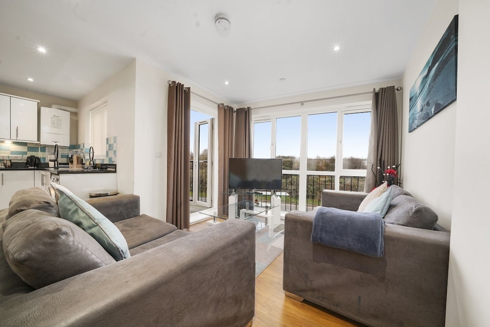 Heathrow Living Serviced Apartments by Ferndale