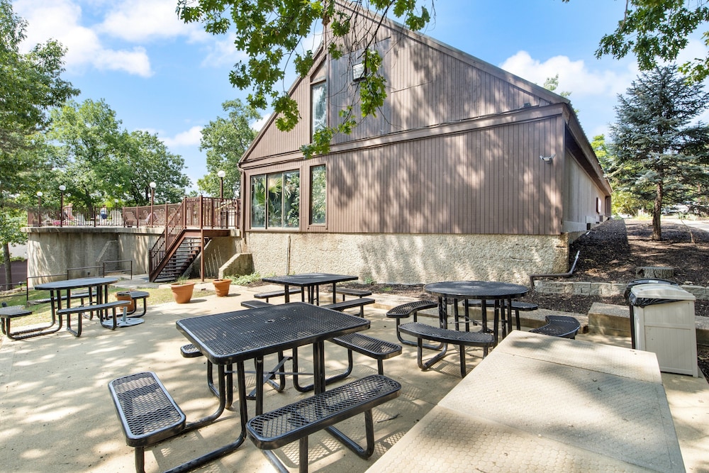 Stunning Lake Views, Pools, Wildlife, Pet-friendly