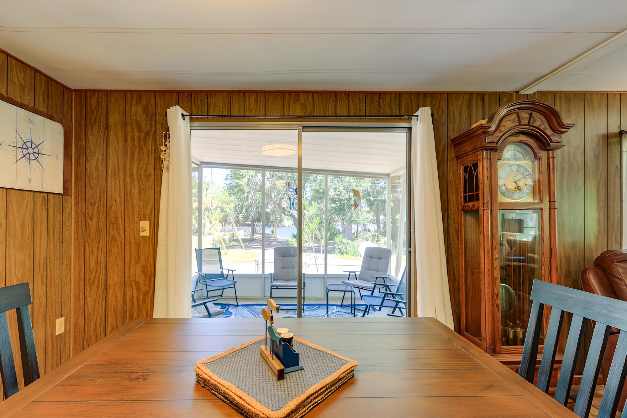 Steinhatchee Home w/ Grill & Screened-in Porch view 2