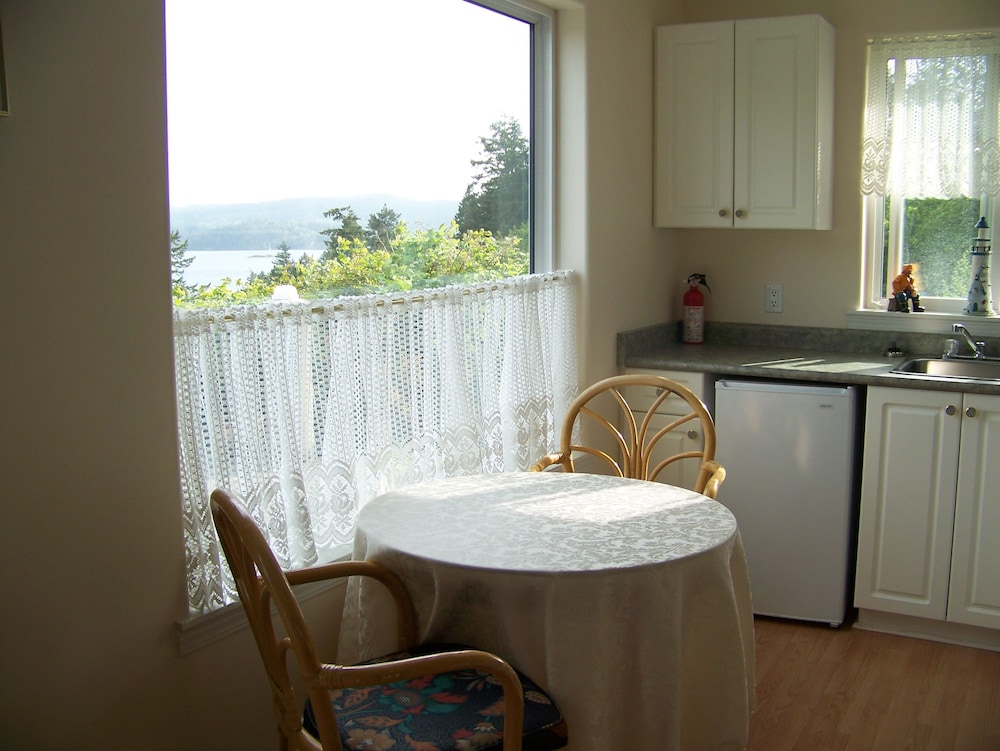 Moonlit Cove B&B
