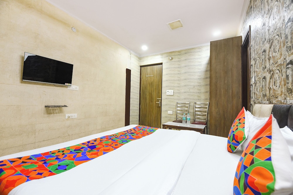 Fabhotel Park View I
