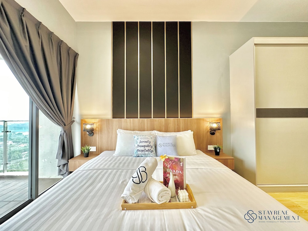 Country Garden Danga Bay Sea View Homestay by Stayrene