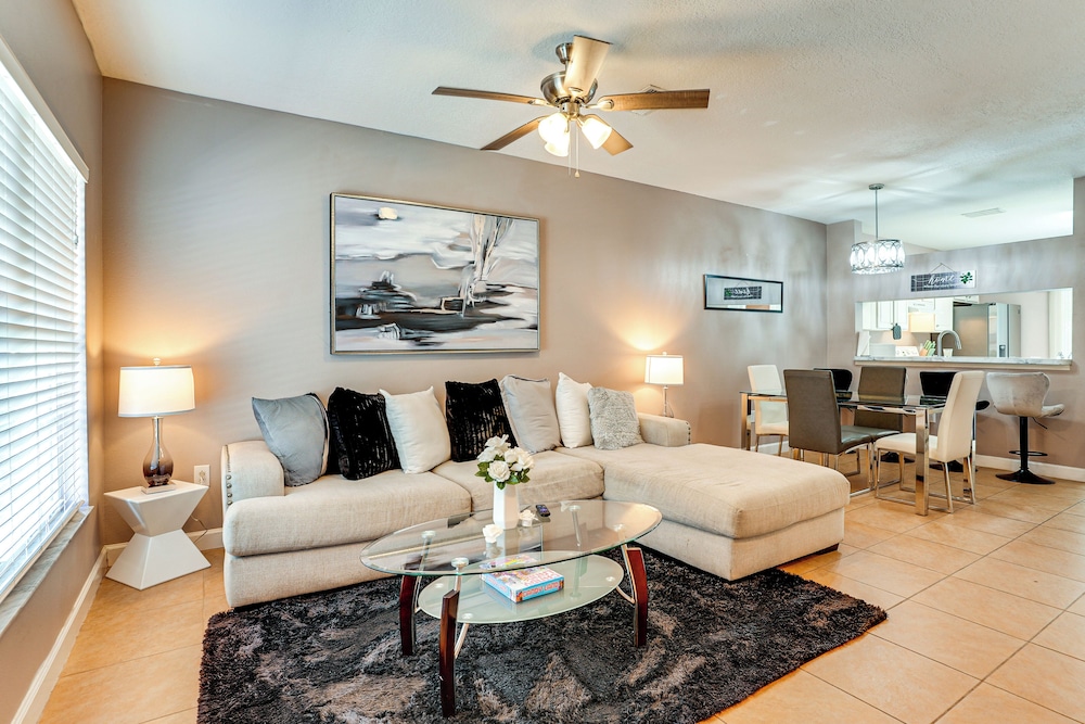 Shop, Golf & More: Family Retreat in Wesley Chapel