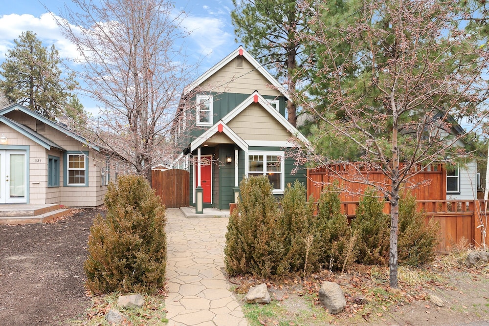 Meet Me On Milwaukee 30 Day Minimum 2 Bedroom Home