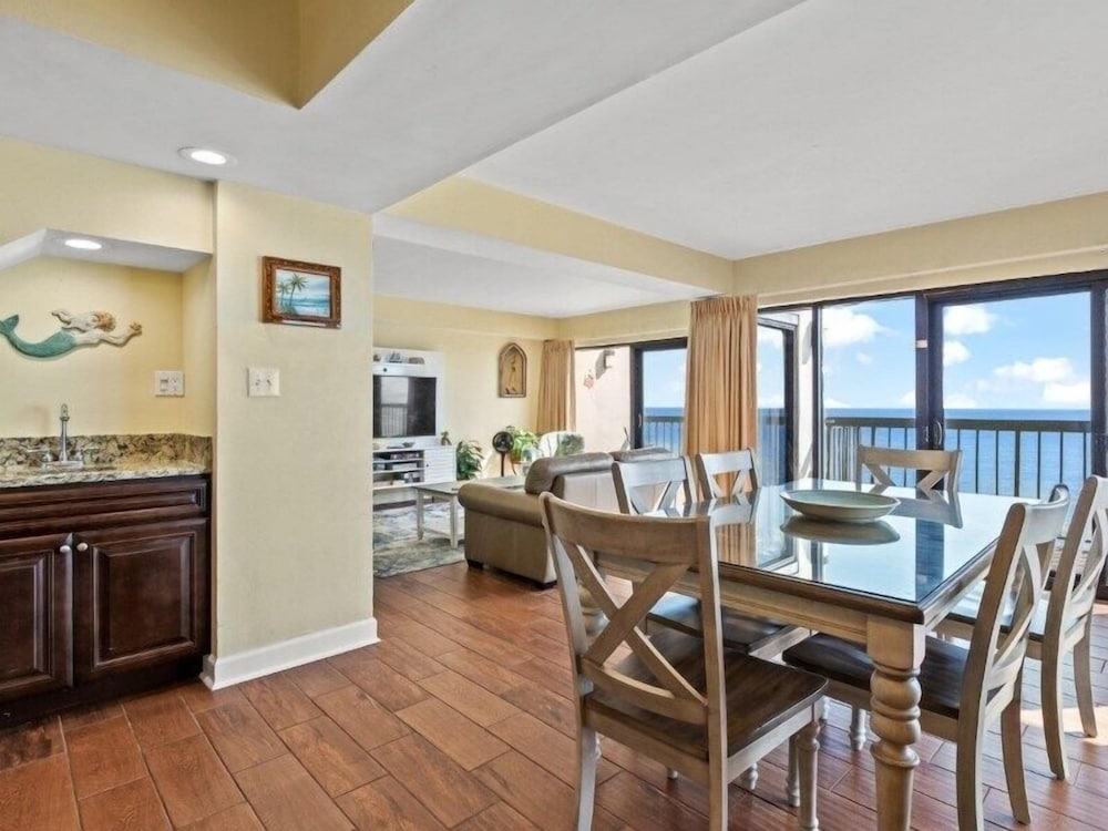 Savoy Penthouse 603 3 Bedroom Condo