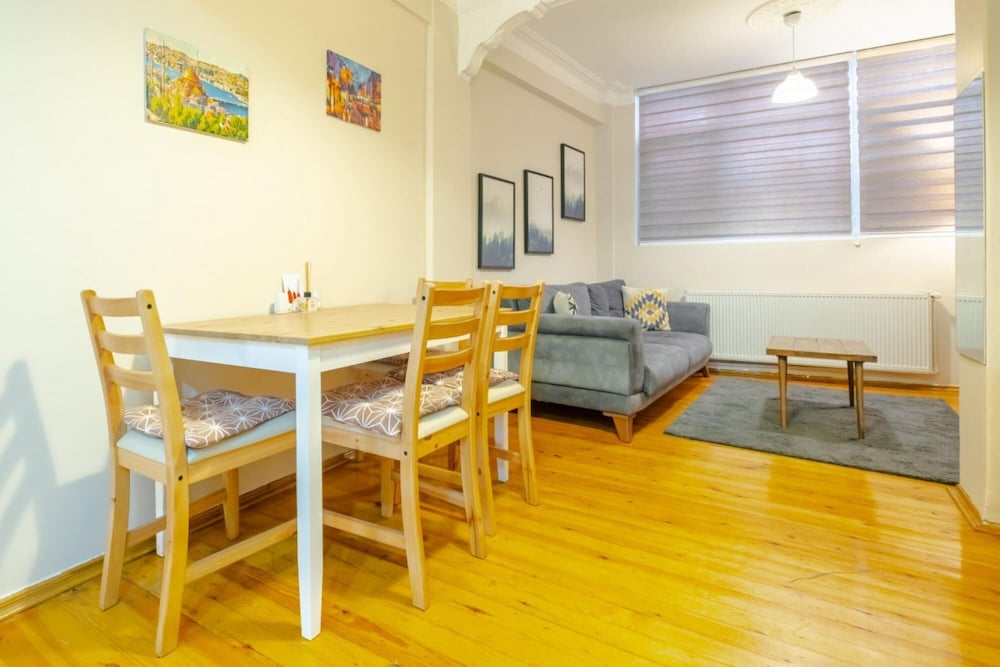 Central Flat With Balcony 700 m to Taksim Square