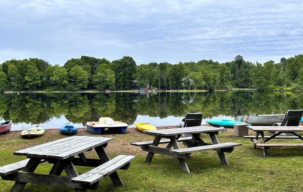 Lakefront Hideaway Resort