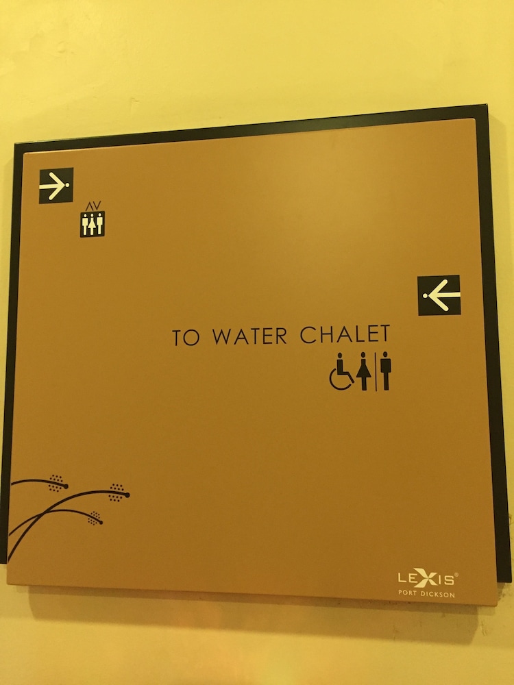 CMK & Private Water Chalet