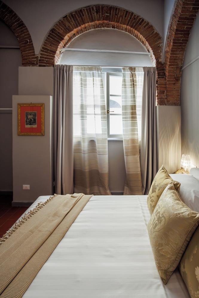 PALAZZO DELLA BIANCA- Royal Experience