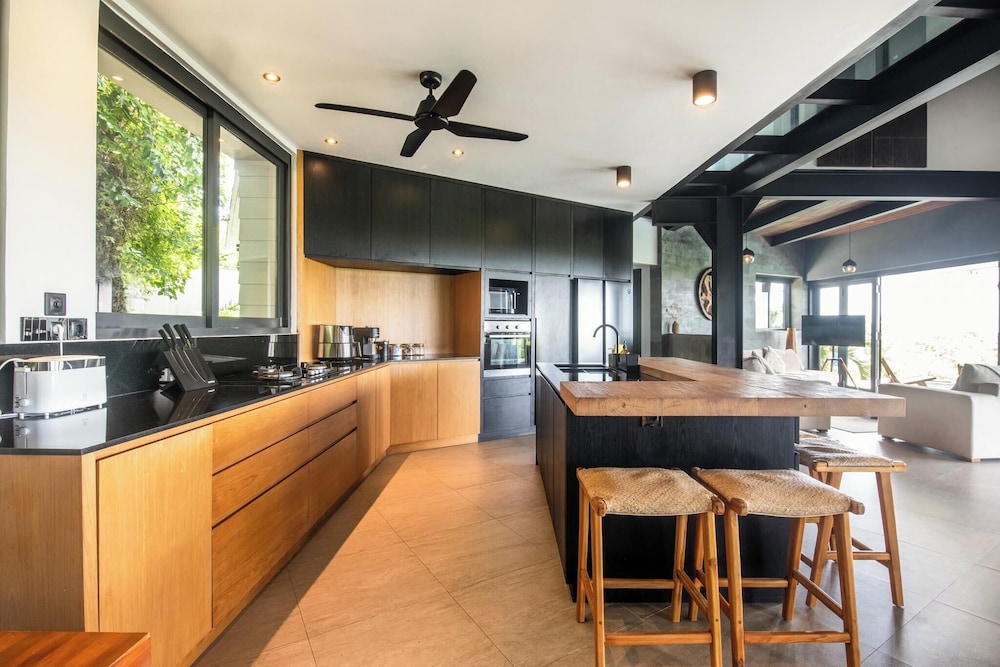 Stunning 6BR Villa 5 Mins to Bingin