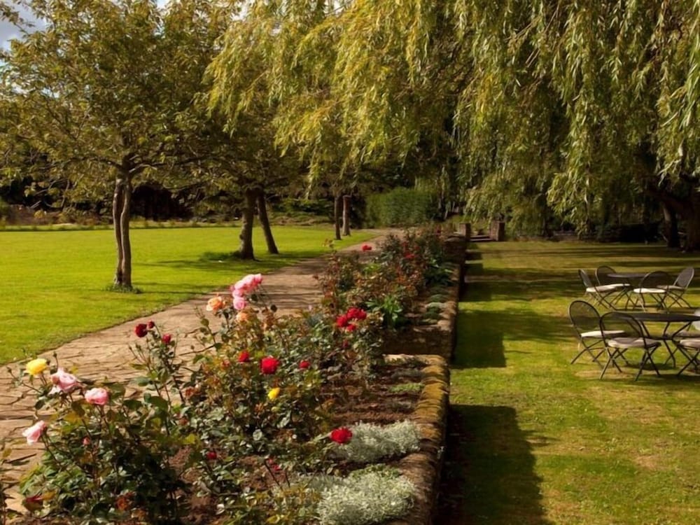 Oxford Vacations - Cherbridge Lodges Riverside Lodges Short Lets - Property Image 13