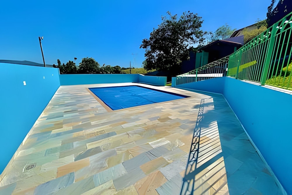 Chácara com piscina aquecida- Perdões