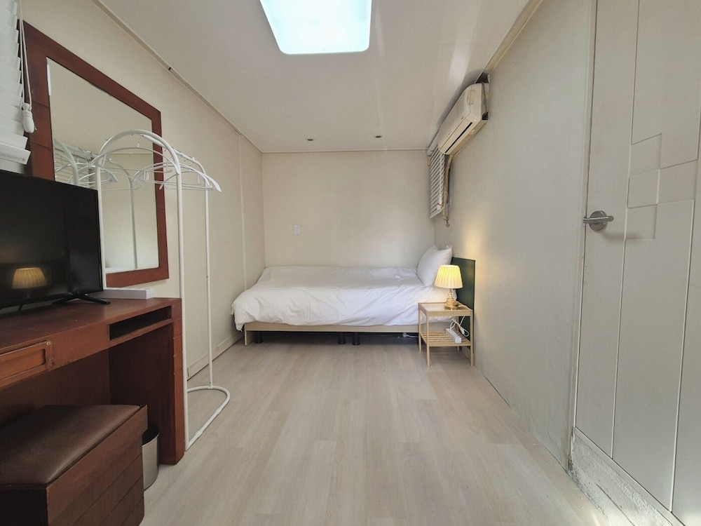 AnOn hostel