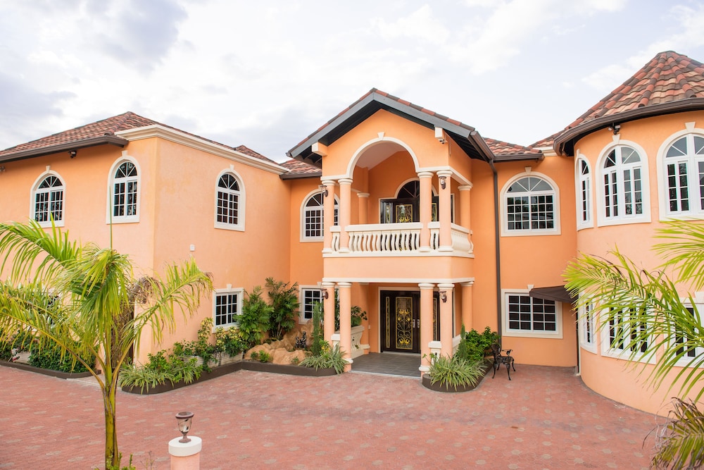 Villa Sweet Villa