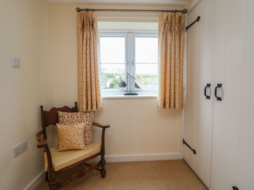 1 Rose Cottages