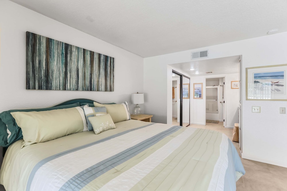 2BR 2BA Stylish Palm Springs Condo