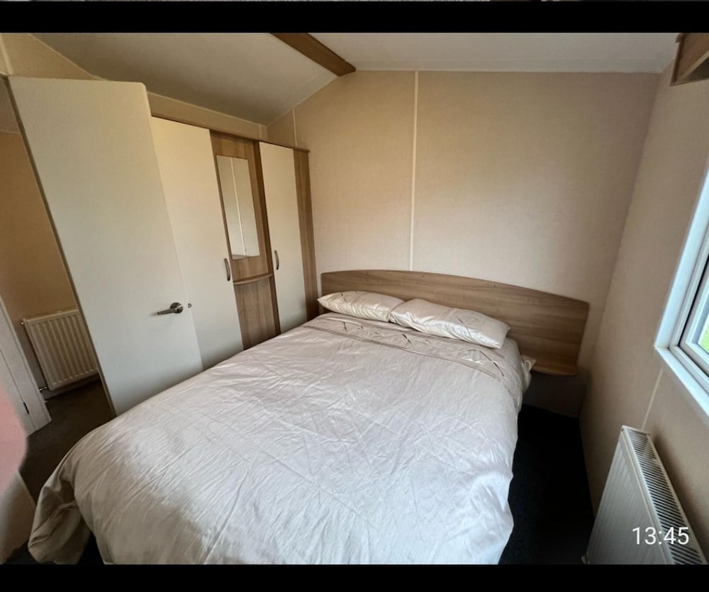 Butlin's Resort, Sleeps 6 w Parking & Pet-friendly