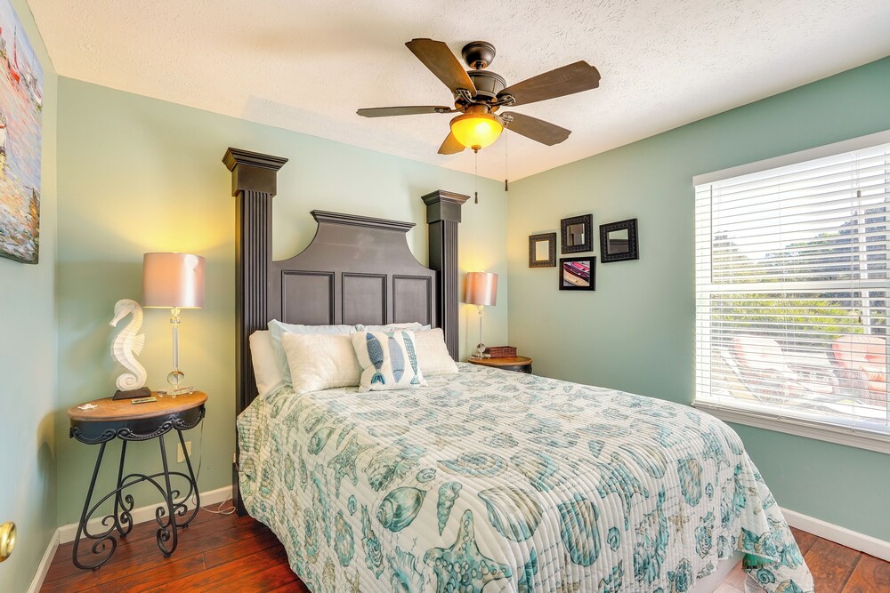 1 Mi to Gulf: Home w/ Patio & Pool Access in Pcb!