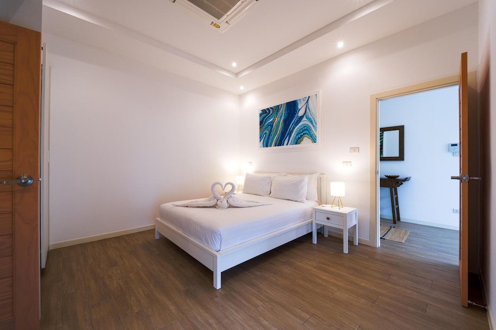 TropicalFamilyVilla w Pool&Garden ML103