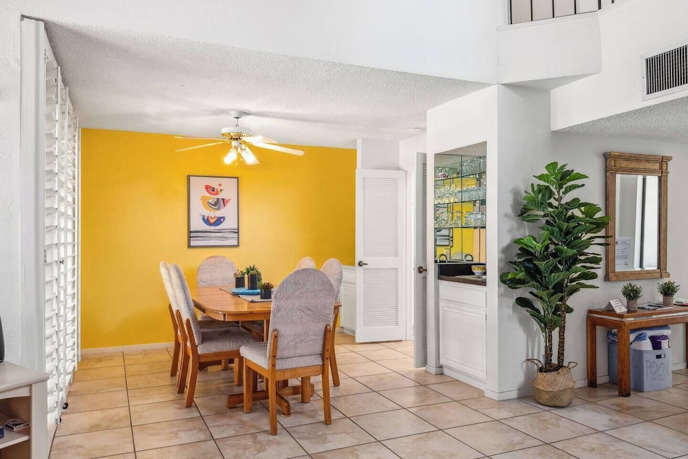 @ Marbella Lane - Gem w/ Outdoor Fun Pool & Trails
