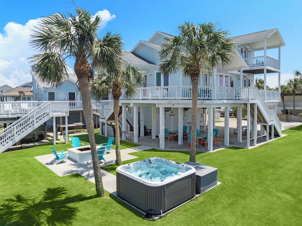 Blue Marlin Bayfront Retreat by Ryson Vacation Rentals