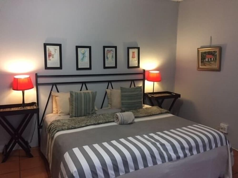 Hlulala Guesthouse