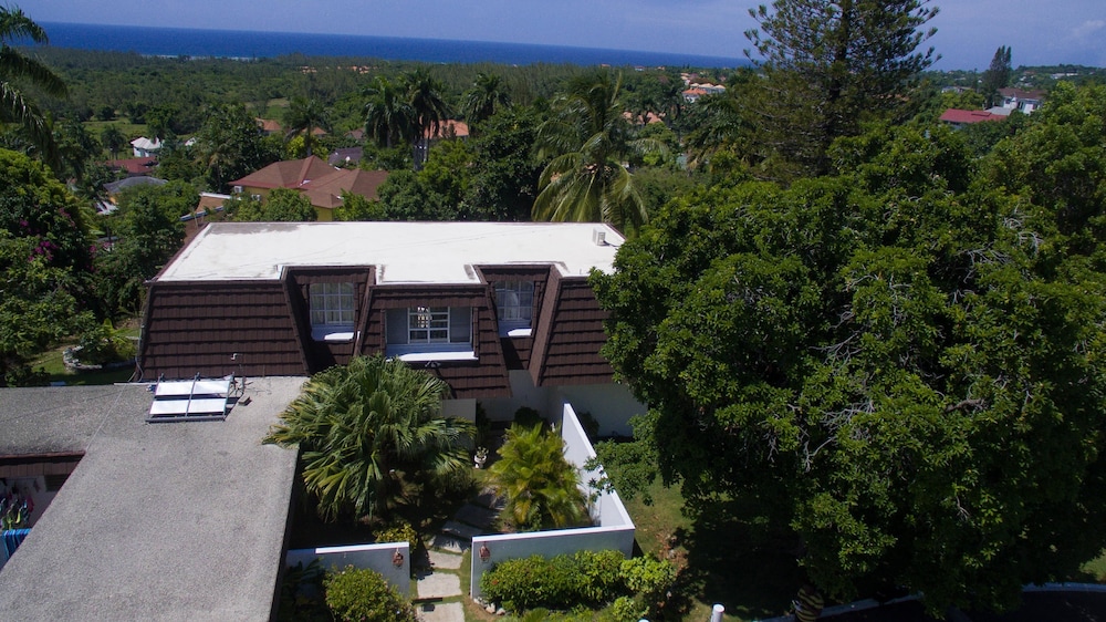 Burlingame Villa