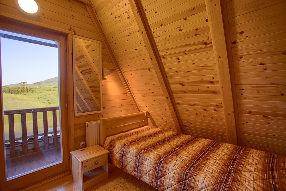Brvnare Mir Zlatibor view 2