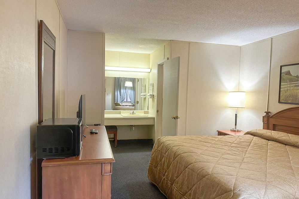 Louisville Inn By Oyo Louisville Municipal Airport