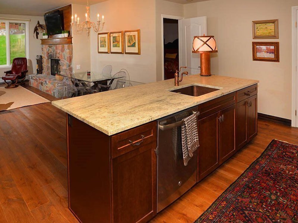 Edwards Vacations - Arrowhead Village Condo - 104 Seasons Lodge - Property Image 16