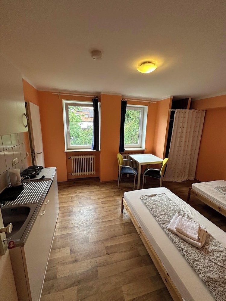 2-Rent Group Hostel Apartments HAN53