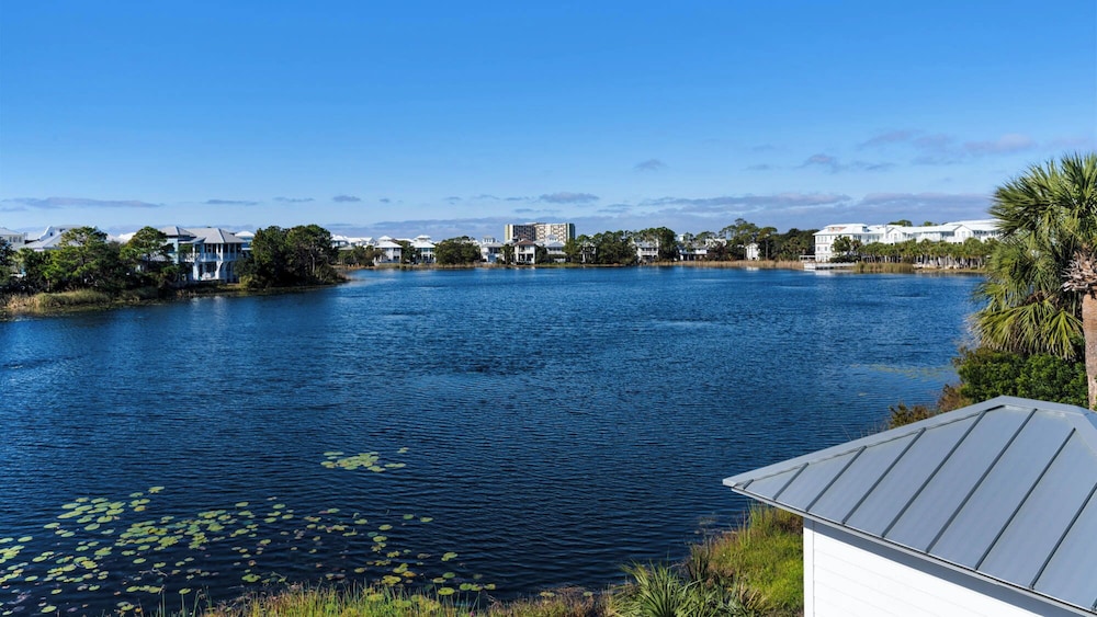 Lakefront Haven in Carillon Beach