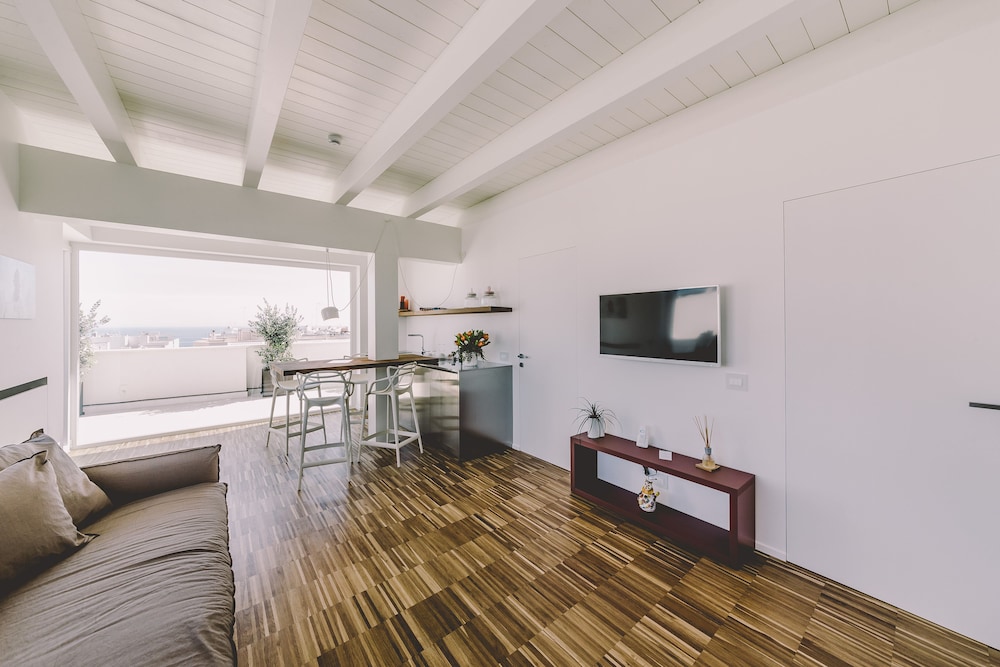 Suite 10