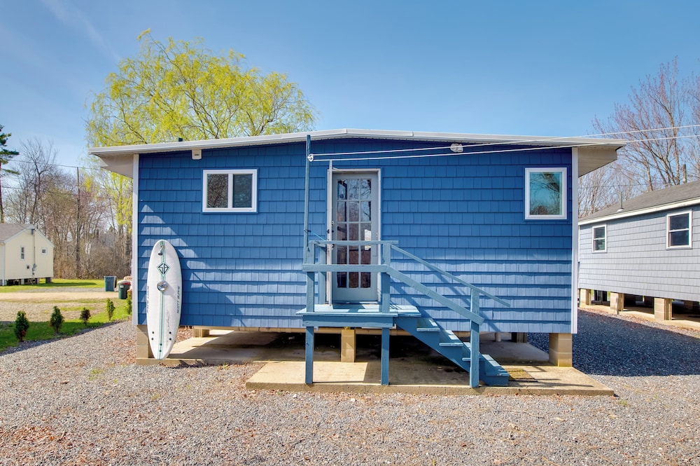 Near Beach & Downtown: York Cottage w/ Yard!