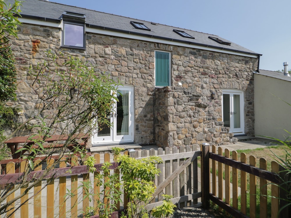 No 2 The Stables